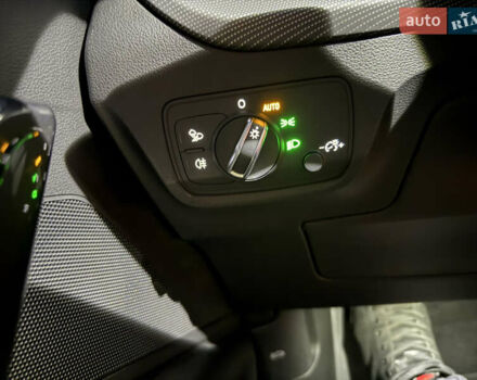 Зелений Ауді Q2L e-tron, об'ємом двигуна 0 л та пробігом 27 тис. км за 22000 $, фото 17 на Automoto.ua