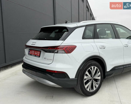 Белый Ауди Q4 e-tron, объемом двигателя 0 л и пробегом 150 тыс. км за 24200 $, фото 19 на Automoto.ua