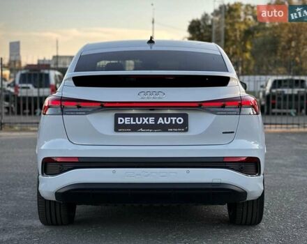 Белый Ауди Q4 e-tron, объемом двигателя 0 л и пробегом 60 тыс. км за 39900 $, фото 20 на Automoto.ua
