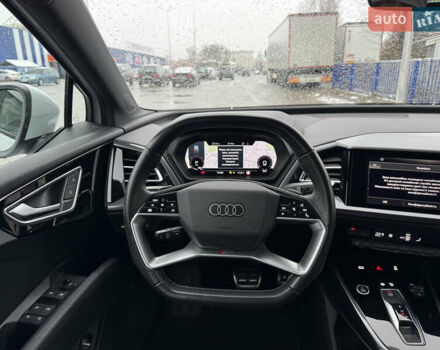 Белый Ауди Q4 e-tron, объемом двигателя 0 л и пробегом 101 тыс. км за 27800 $, фото 14 на Automoto.ua