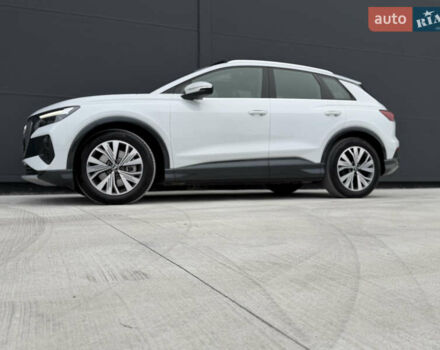 Белый Ауди Q4 e-tron, объемом двигателя 0 л и пробегом 150 тыс. км за 24200 $, фото 3 на Automoto.ua