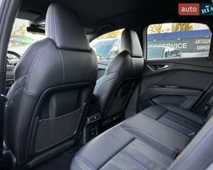 Белый Ауди Q4 e-tron, объемом двигателя 0 л и пробегом 60 тыс. км за 39900 $, фото 51 на Automoto.ua