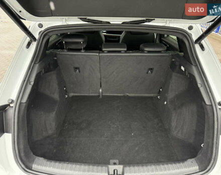 Белый Ауди Q4 e-tron, объемом двигателя 0 л и пробегом 101 тыс. км за 27800 $, фото 18 на Automoto.ua