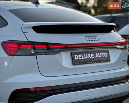 Белый Ауди Q4 e-tron, объемом двигателя 0 л и пробегом 60 тыс. км за 39900 $, фото 21 на Automoto.ua