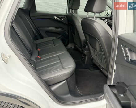 Белый Ауди Q4 e-tron, объемом двигателя 0 л и пробегом 150 тыс. км за 24200 $, фото 42 на Automoto.ua