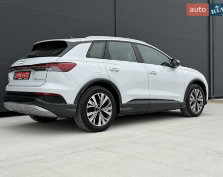 Белый Ауди Q4 e-tron, объемом двигателя 0 л и пробегом 150 тыс. км за 24200 $, фото 24 на Automoto.ua