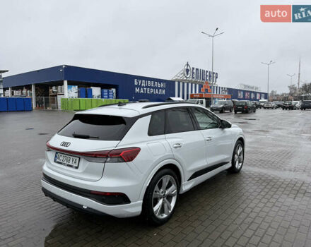 Белый Ауди Q4 e-tron, объемом двигателя 0 л и пробегом 101 тыс. км за 27800 $, фото 6 на Automoto.ua