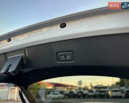 Белый Ауди Q4 e-tron, объемом двигателя 0 л и пробегом 60 тыс. км за 39900 $, фото 90 на Automoto.ua