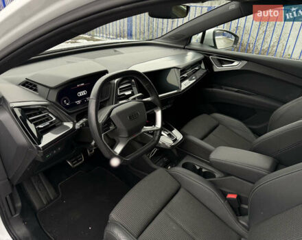 Белый Ауди Q4 e-tron, объемом двигателя 0 л и пробегом 101 тыс. км за 27800 $, фото 11 на Automoto.ua