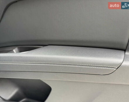 Белый Ауди Q4 e-tron, объемом двигателя 0 л и пробегом 150 тыс. км за 24200 $, фото 49 на Automoto.ua