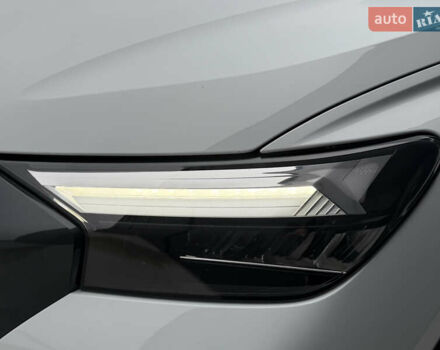 Белый Ауди Q4 e-tron, объемом двигателя 0 л и пробегом 150 тыс. км за 24200 $, фото 30 на Automoto.ua