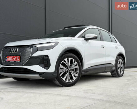 Белый Ауди Q4 e-tron, объемом двигателя 0 л и пробегом 150 тыс. км за 24200 $, фото 2 на Automoto.ua