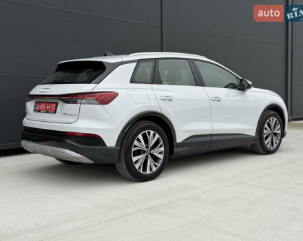 Белый Ауди Q4 e-tron, объемом двигателя 0 л и пробегом 150 тыс. км за 24200 $, фото 22 на Automoto.ua