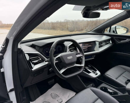 Белый Ауди Q4 e-tron, объемом двигателя 0 л и пробегом 150 тыс. км за 24200 $, фото 59 на Automoto.ua