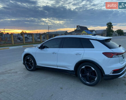 Белый Ауди Q4 e-tron, объемом двигателя 0 л и пробегом 38 тыс. км за 32500 $, фото 5 на Automoto.ua