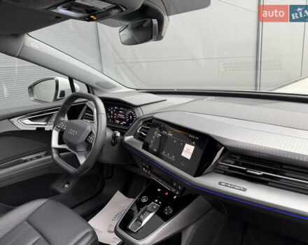 Белый Ауди Q4 e-tron, объемом двигателя 0 л и пробегом 150 тыс. км за 24200 $, фото 47 на Automoto.ua