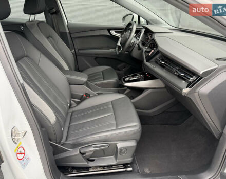 Белый Ауди Q4 e-tron, объемом двигателя 0 л и пробегом 150 тыс. км за 24200 $, фото 38 на Automoto.ua