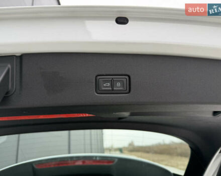 Белый Ауди Q4 e-tron, объемом двигателя 0 л и пробегом 150 тыс. км за 24200 $, фото 54 на Automoto.ua