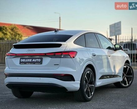 Белый Ауди Q4 e-tron, объемом двигателя 0 л и пробегом 60 тыс. км за 39900 $, фото 29 на Automoto.ua