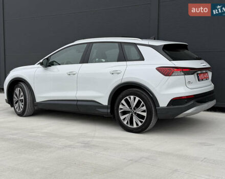 Белый Ауди Q4 e-tron, объемом двигателя 0 л и пробегом 150 тыс. км за 24200 $, фото 4 на Automoto.ua
