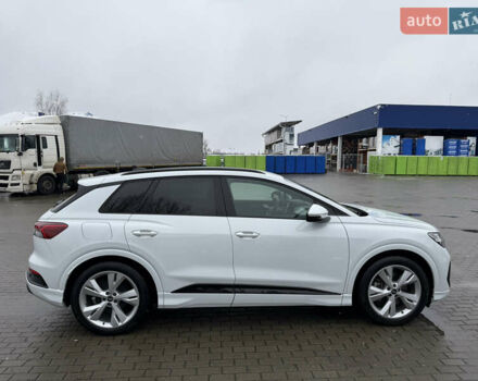 Белый Ауди Q4 e-tron, объемом двигателя 0 л и пробегом 101 тыс. км за 27800 $, фото 7 на Automoto.ua