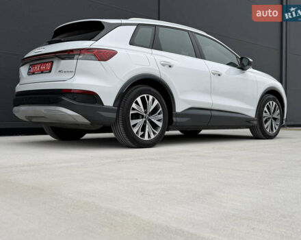 Белый Ауди Q4 e-tron, объемом двигателя 0 л и пробегом 150 тыс. км за 24200 $, фото 23 на Automoto.ua