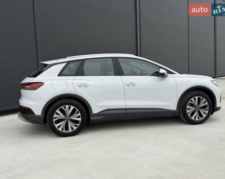 Белый Ауди Q4 e-tron, объемом двигателя 0 л и пробегом 150 тыс. км за 24200 $, фото 18 на Automoto.ua