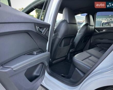 Белый Ауди Q4 e-tron, объемом двигателя 0 л и пробегом 60 тыс. км за 39900 $, фото 52 на Automoto.ua