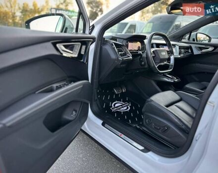 Белый Ауди Q4 e-tron, объемом двигателя 0 л и пробегом 60 тыс. км за 39900 $, фото 87 на Automoto.ua