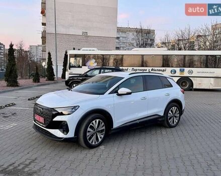 Белый Ауди Q4 e-tron, объемом двигателя 0 л и пробегом 78 тыс. км за 27000 $, фото 1 на Automoto.ua