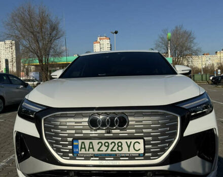Білий Ауді Q4 e-tron, об'ємом двигуна 0 л та пробігом 44 тис. км за 29900 $, фото 4 на Automoto.ua