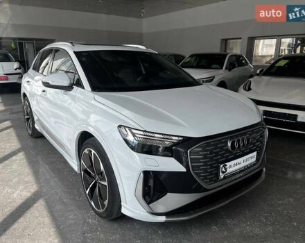 Белый Ауди Q4 e-tron, объемом двигателя 0 л и пробегом 28 тыс. км за 32500 $, фото 2 на Automoto.ua
