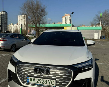 Білий Ауді Q4 e-tron, об'ємом двигуна 0 л та пробігом 44 тис. км за 29900 $, фото 5 на Automoto.ua