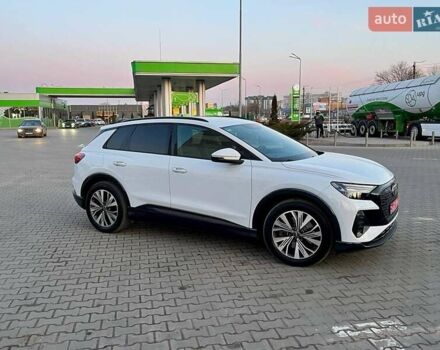Белый Ауди Q4 e-tron, объемом двигателя 0 л и пробегом 78 тыс. км за 26500 $, фото 3 на Automoto.ua