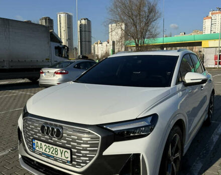 Білий Ауді Q4 e-tron, об'ємом двигуна 0 л та пробігом 44 тис. км за 29900 $, фото 8 на Automoto.ua