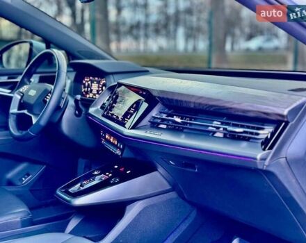 Белый Ауди Q4 e-tron, объемом двигателя 0 л и пробегом 22 тыс. км за 35000 $, фото 2 на Automoto.ua