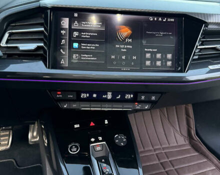 Белый Ауди Q4 e-tron, объемом двигателя 0 л и пробегом 65 тыс. км за 28500 $, фото 27 на Automoto.ua