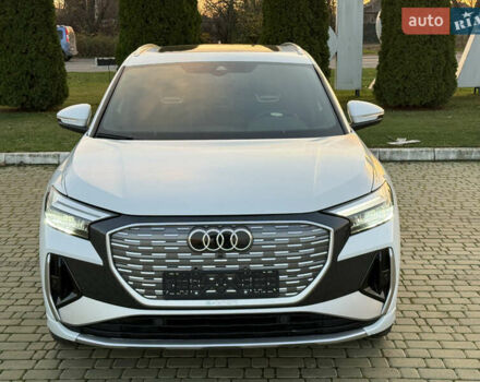Белый Ауди Q4 e-tron, объемом двигателя 0 л и пробегом 65 тыс. км за 28500 $, фото 2 на Automoto.ua