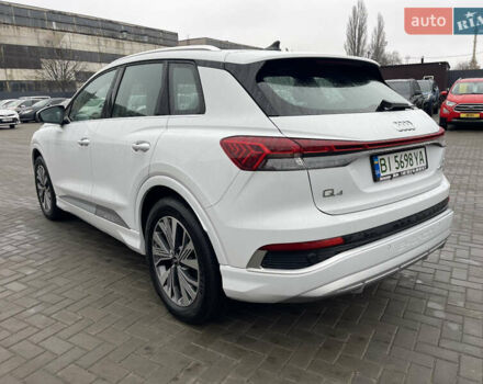 Белый Ауди Q4 e-tron, объемом двигателя 0 л и пробегом 16 тыс. км за 29500 $, фото 3 на Automoto.ua