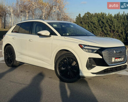 Белый Ауди Q4 e-tron, объемом двигателя 0 л и пробегом 45 тыс. км за 29999 $, фото 3 на Automoto.ua