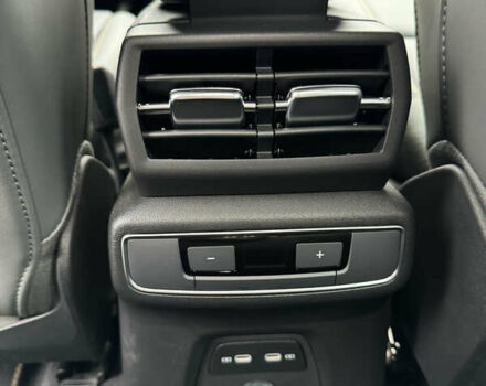 Білий Ауді Q4 e-tron, об'ємом двигуна 0 л та пробігом 25 тис. км за 28000 $, фото 33 на Automoto.ua