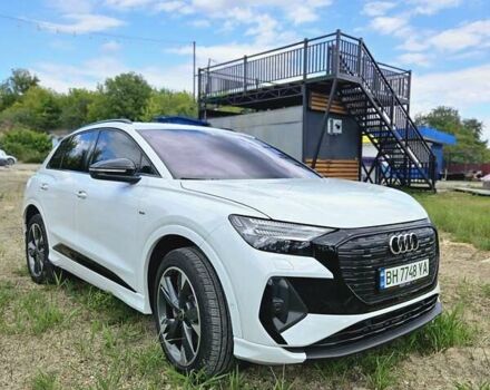 Белый Ауди Q4 e-tron, объемом двигателя 0 л и пробегом 12 тыс. км за 34000 $, фото 1 на Automoto.ua