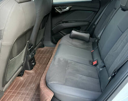 Белый Ауди Q4 e-tron, объемом двигателя 0 л и пробегом 65 тыс. км за 28500 $, фото 32 на Automoto.ua