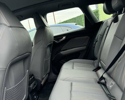 Білий Ауді Q4 e-tron, об'ємом двигуна 0 л та пробігом 25 тис. км за 28000 $, фото 35 на Automoto.ua