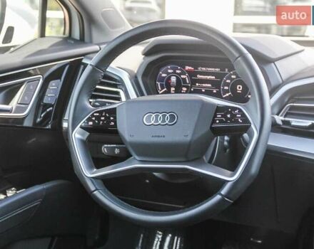 Белый Ауди Q4 e-tron, объемом двигателя 0 л и пробегом 29 тыс. км за 17700 $, фото 7 на Automoto.ua