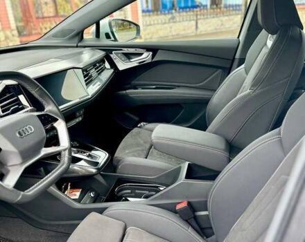 Білий Ауді Q4 e-tron, об'ємом двигуна 0 л та пробігом 14 тис. км за 28900 $, фото 7 на Automoto.ua