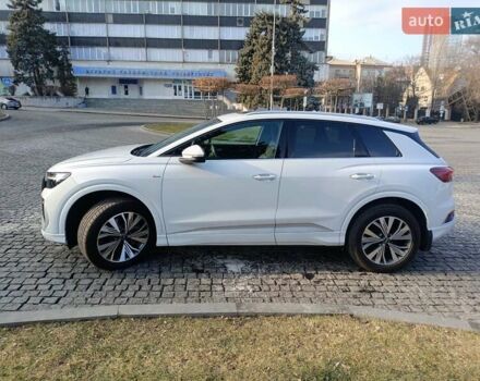 Белый Ауди Q4 e-tron, объемом двигателя 0 л и пробегом 1 тыс. км за 39999 $, фото 3 на Automoto.ua