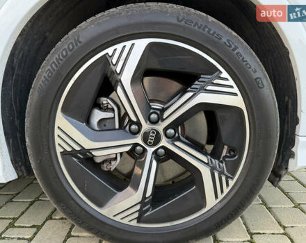 Белый Ауди Q4 e-tron, объемом двигателя 0 л и пробегом 65 тыс. км за 28500 $, фото 13 на Automoto.ua