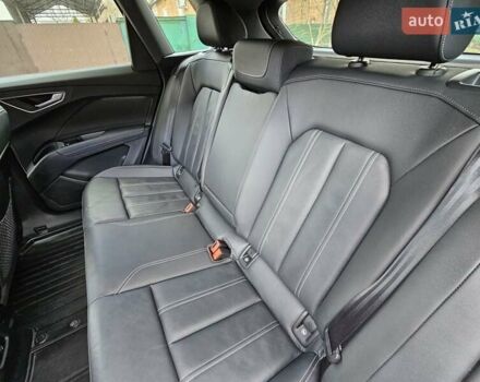 Ауди Q4 e-tron 2023 в Харькове на Automoto.ua Белый Ауди Q4 e-tron, объемом двигателя 0 л и пробегом 8 тыс. км за 29500 $, фото 30 на Automoto.ua