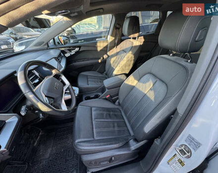 Белый Ауди Q4 e-tron, объемом двигателя 0 л и пробегом 45 тыс. км за 29999 $, фото 16 на Automoto.ua